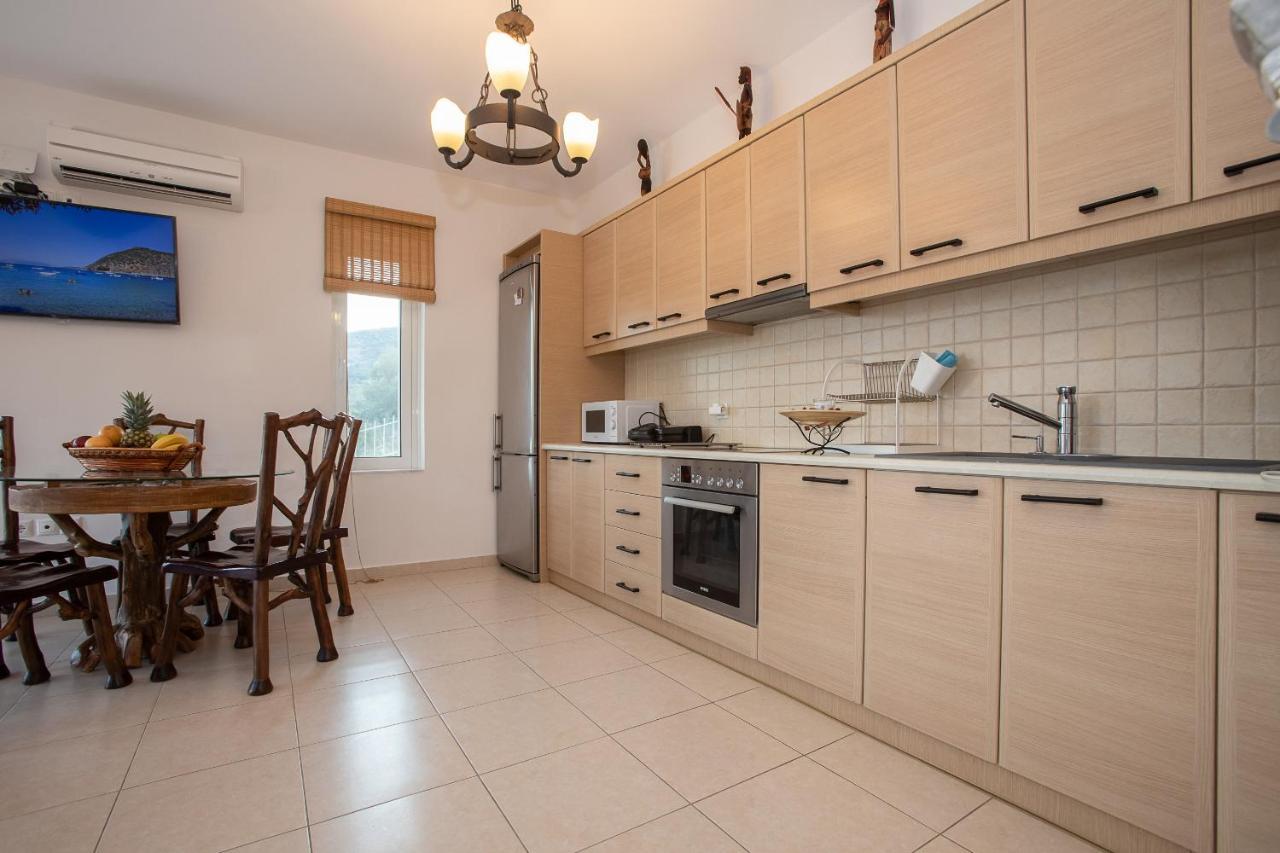 Villa Linda Толон Екстериор снимка