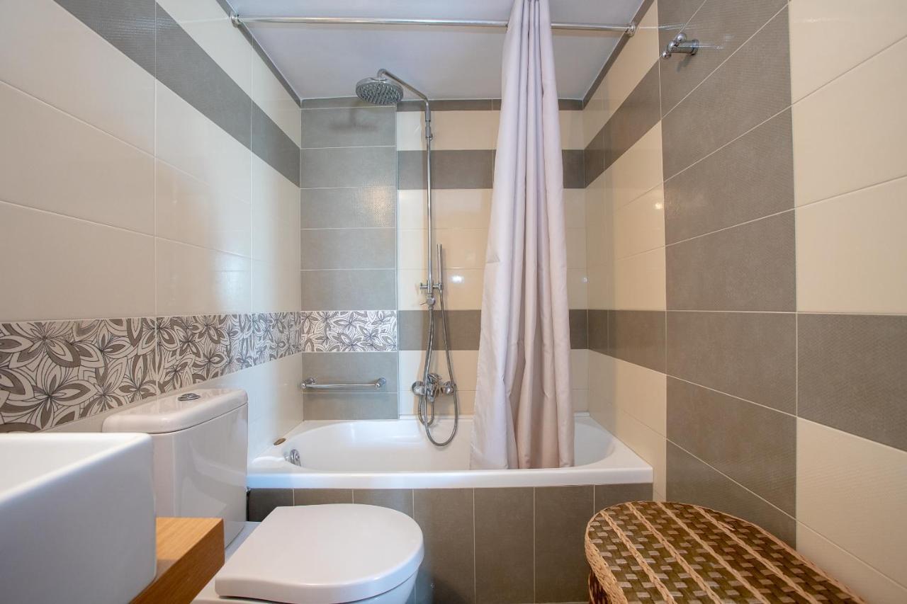 Villa Linda Толон Екстериор снимка