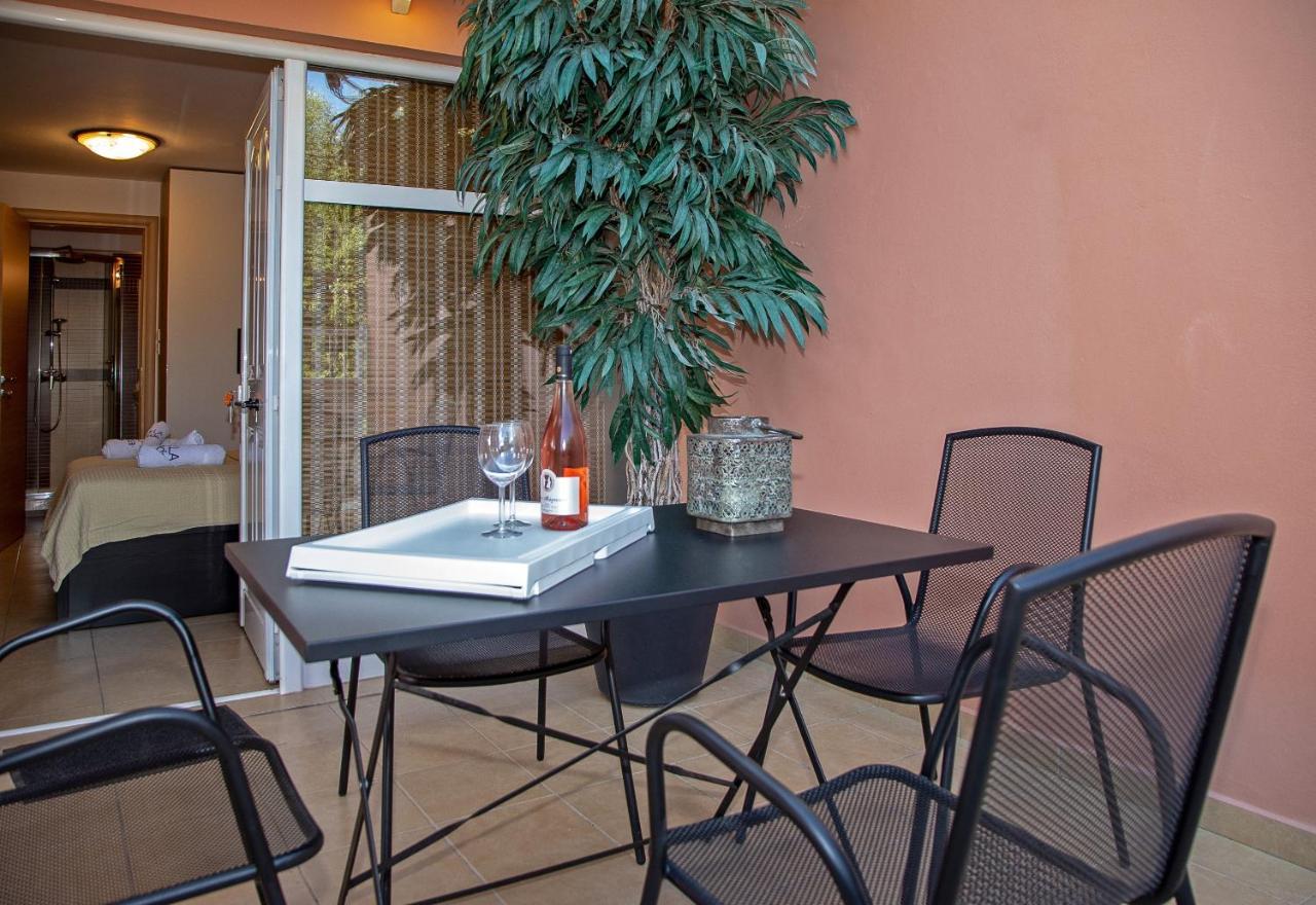 Villa Linda Толон Екстериор снимка